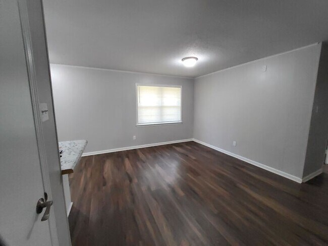 Building Photo - 5132 Christopher Ave