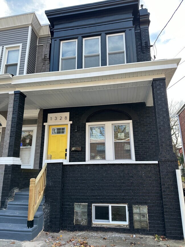 Building Photo - 1328 Jackson St