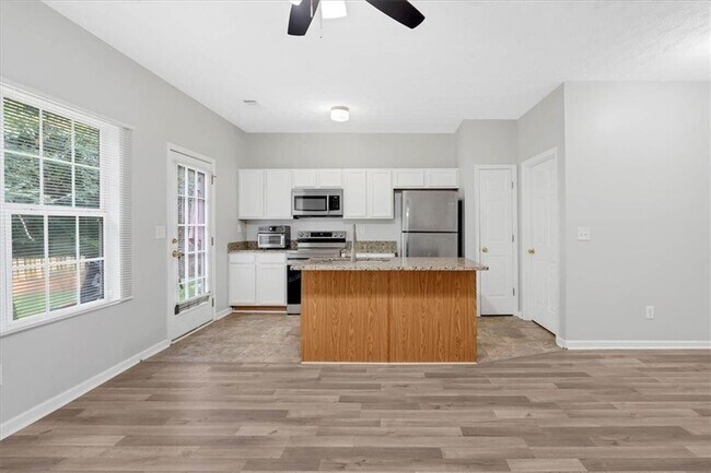 Building Photo - 1573 Eastern Sunrise Ln