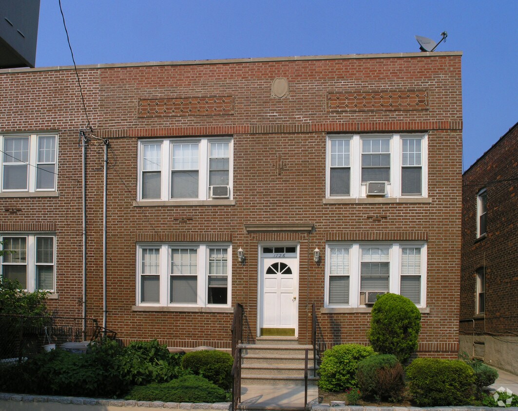 Foto del edificio - 1726 Lurting Ave