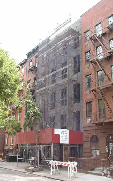 Foto del edificio - 272 E 10th St