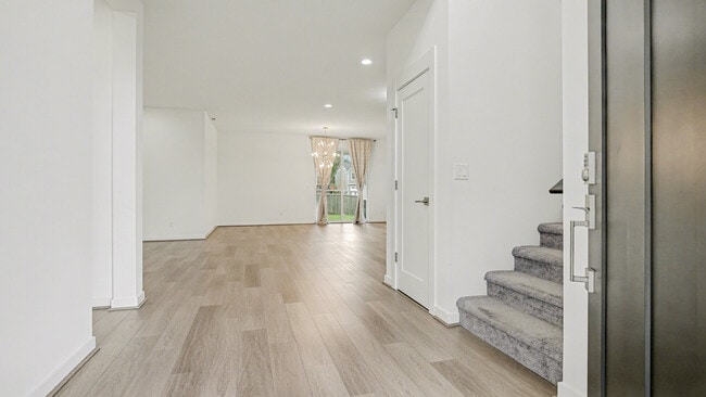 Foto del edificio - 33107 Evergreen Ave SE