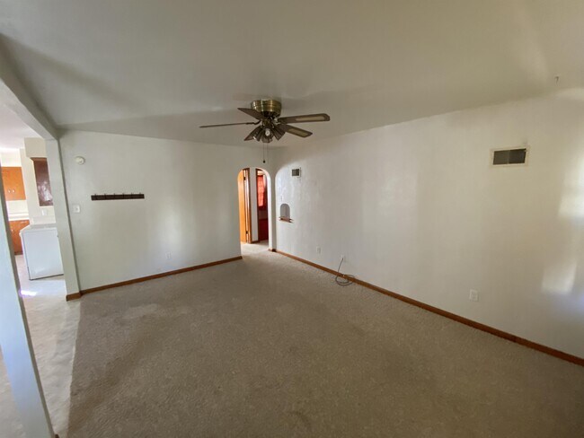 Building Photo - 203 S Benton St