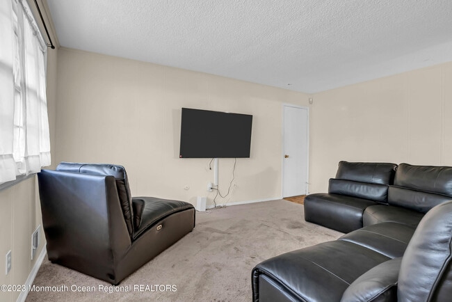 Building Photo - 1804 Holbrook St