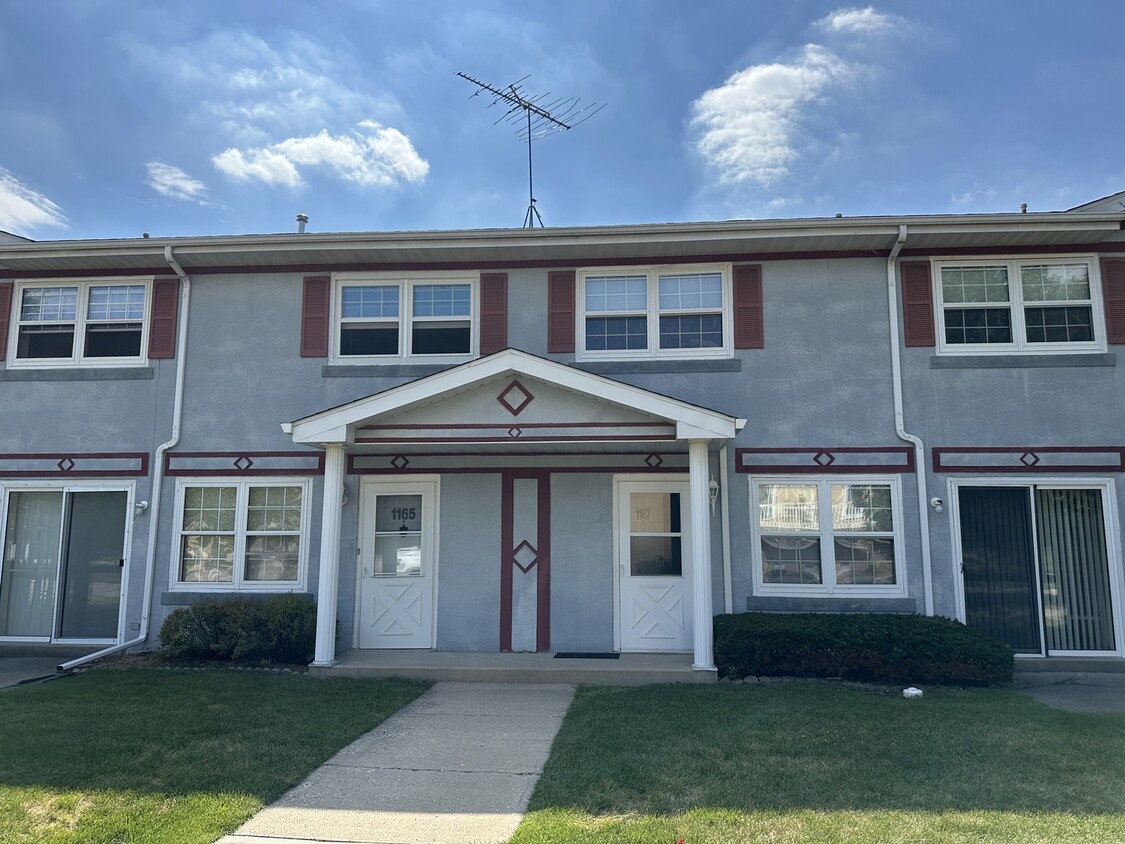Primary Photo - 1167 Greenwood Cir
