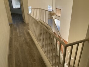 Building Photo - 5726 Roundrock Dr