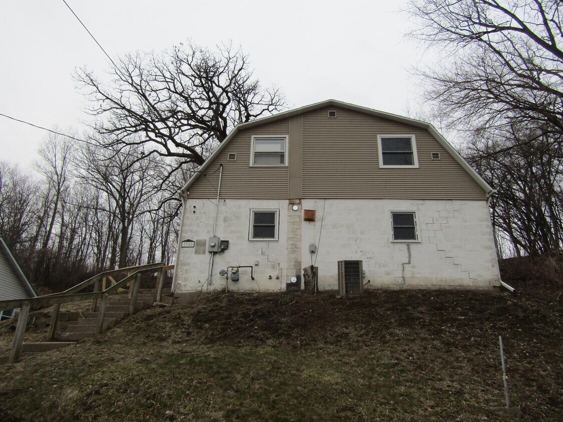 3745 Peru Rd, Dubuque, IA 52001 House Rental in Dubuque, IA