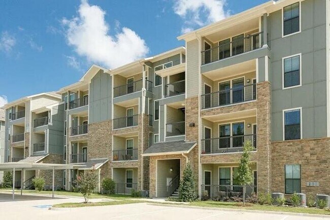 Foto del edificio - 7315 Spring Cypress Rd