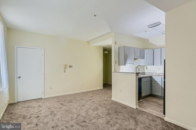 Building Photo - 951 Brooks Ln