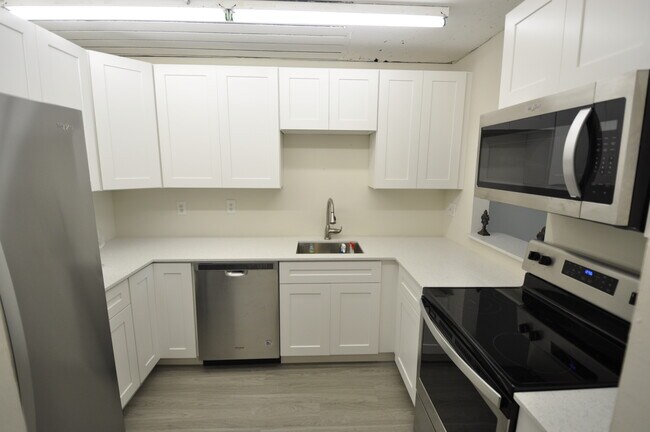 Building Photo - 4334 NW 9th Ave