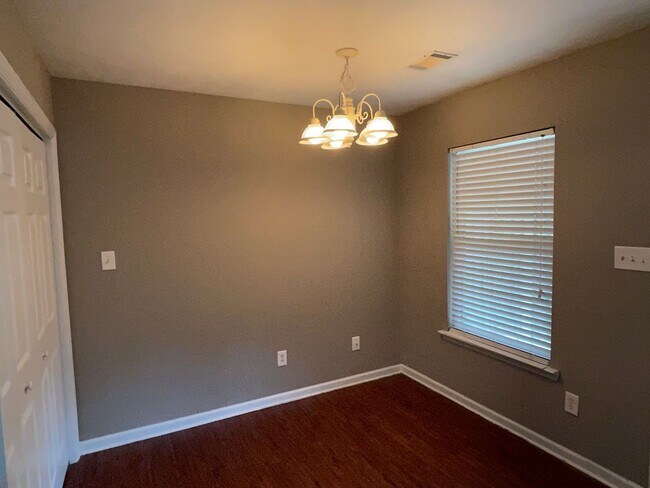 Foto del edificio - 311 Beech Ln
