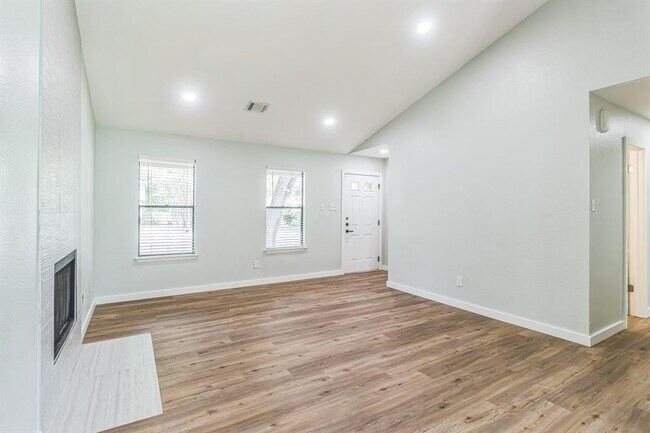 Building Photo - 1801 Verbena Way