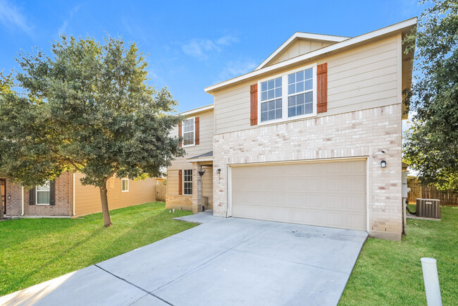 Building Photo - Spacious 4-Bedroom Home