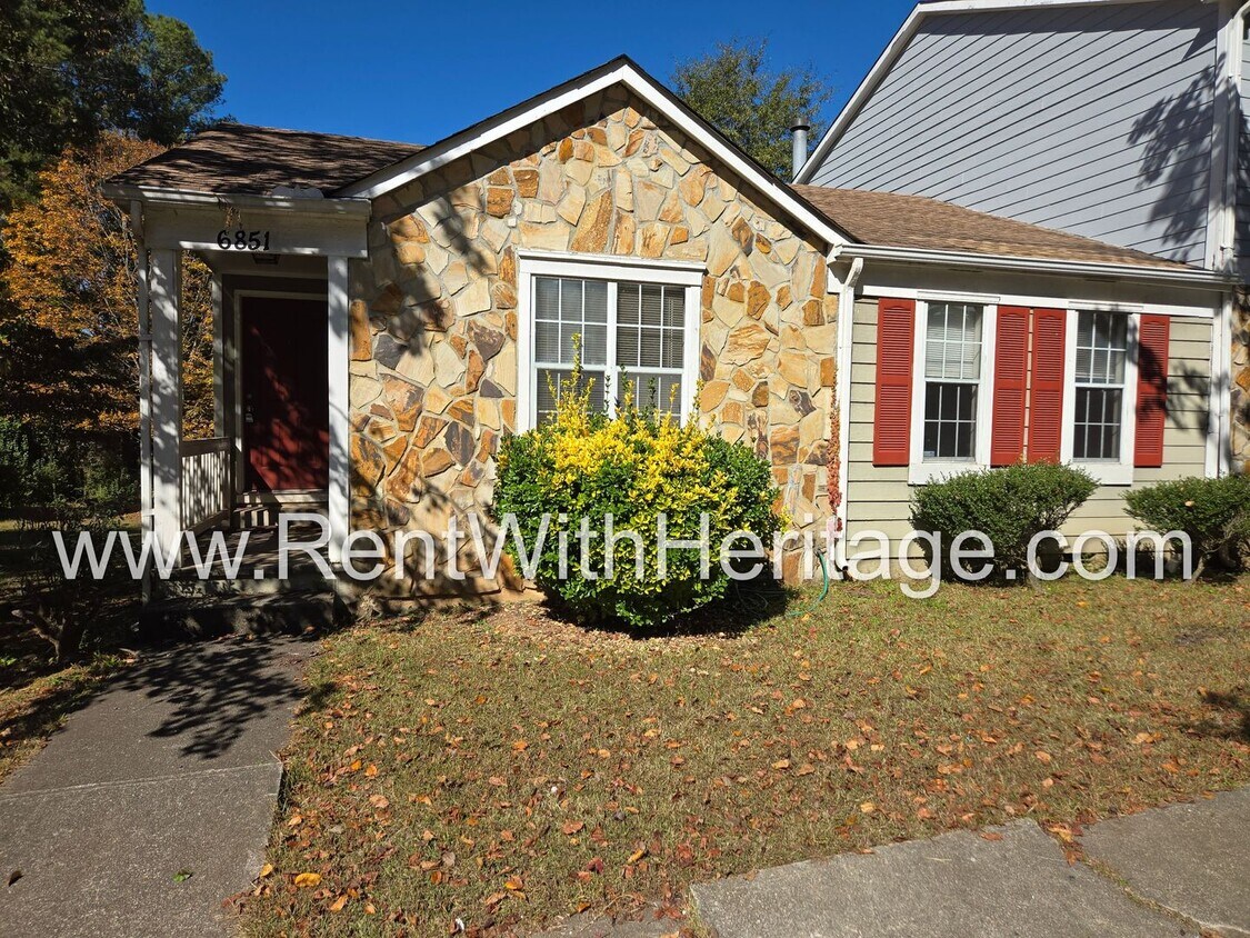 Foto principal - WOW!!! GORGEOUS DUPLEX / GREAT ROOMMATE FL...