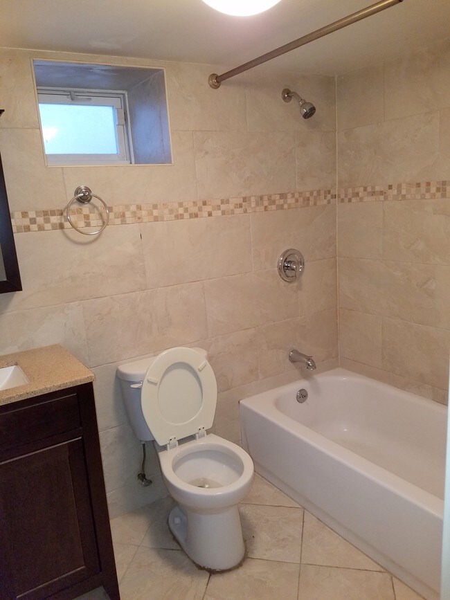 Building Photo - 2179 E 2nd St