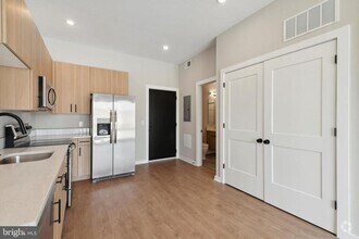 Building Photo - 308 W Chelten Ave