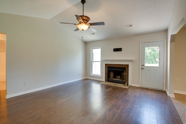 Building Photo - 238 Barberry Ln