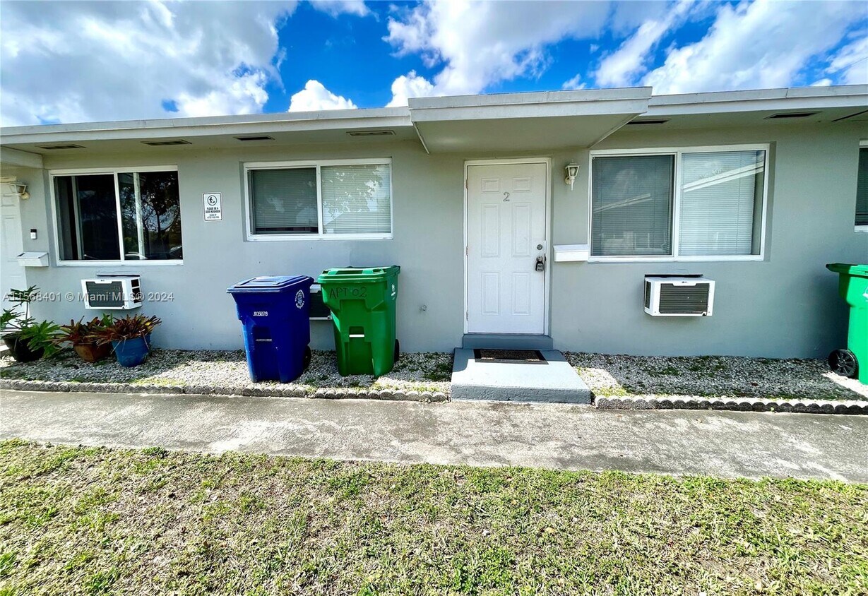7561 St Unit 2, Miramar, FL 33023 Room for Rent in Miramar