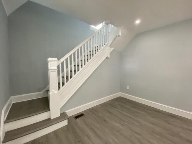 Foto del edificio - 3121 Rosalie Ave