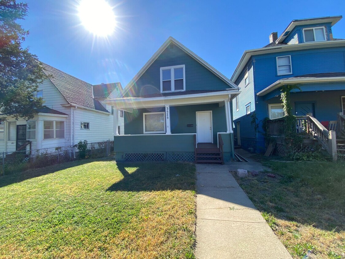 Primary Photo - Beautiful Bemis Park House