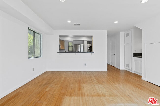 Foto del edificio - 2480 Penmar Ave