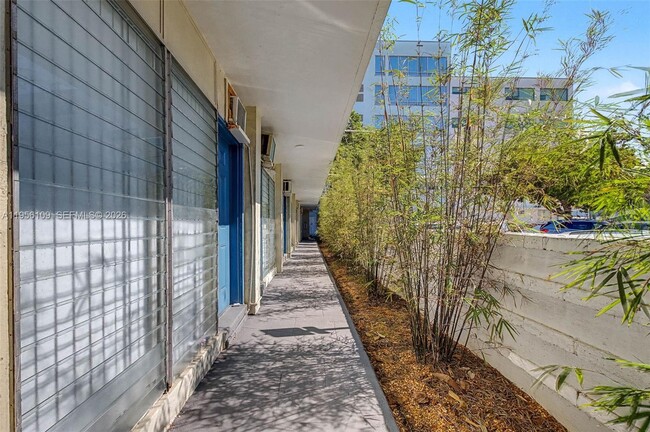 Building Photo - 1685 Jefferson Ave