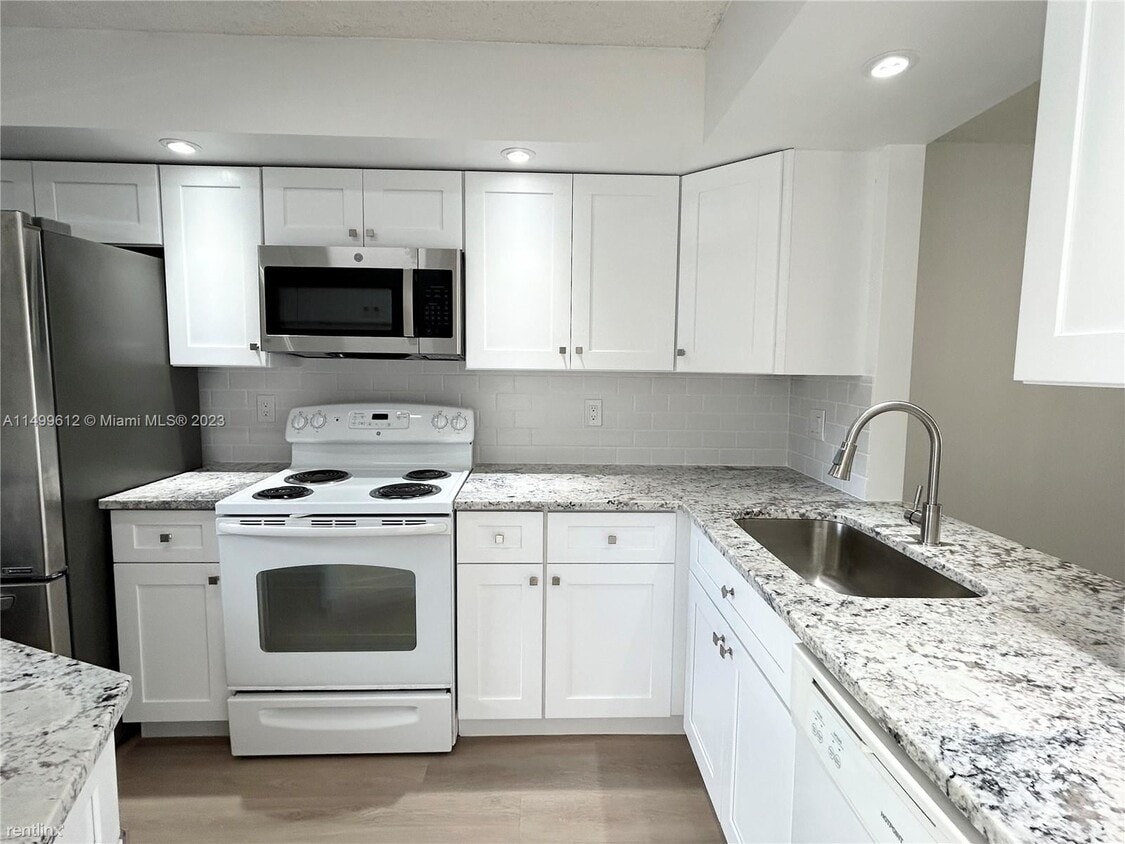 Primary Photo - 2 br, 2 bath House - 3545 S Ocean Blvd Apt...