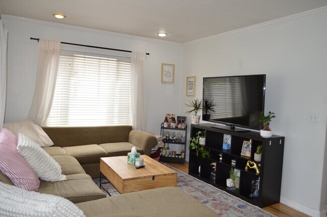 Foto del edificio - 2836 S Kenwood St