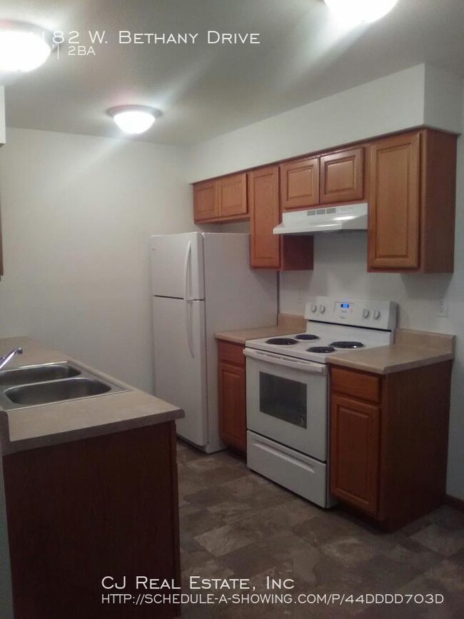 Building Photo - 4182 W Bethany Dr