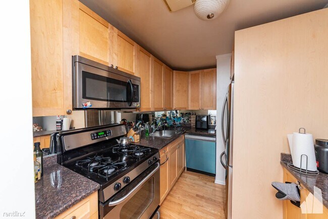 Foto del edificio - 1 br, 1 bath Condo - 6102 N Sheridan Rd
