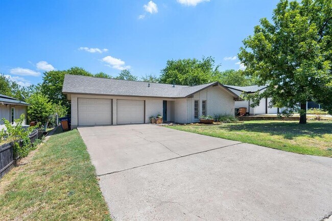 Building Photo - 9505 Quail Ct