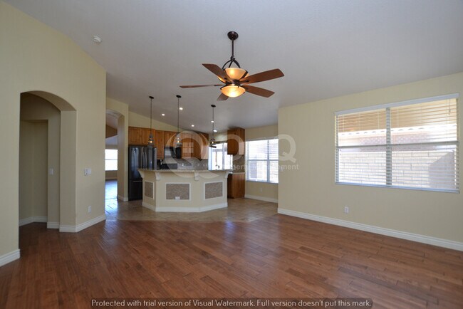 Building Photo - Arrowhead Ranch! Lake/Golf Course Community!