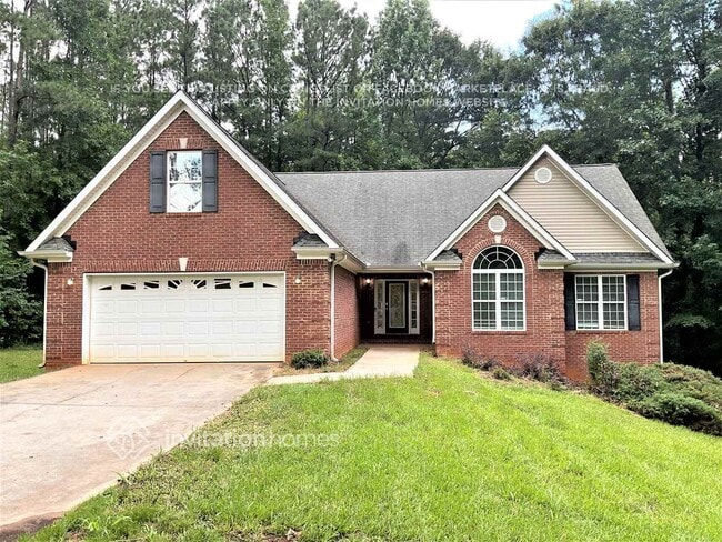 Building Photo - 2201 Snapping Shoals Rd