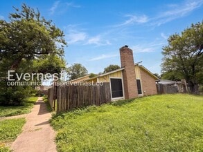 Building Photo - 204 W William Cannon Dr