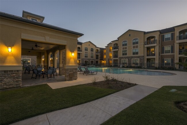 Foto del edificio - 11821 Cypress Corner Ln