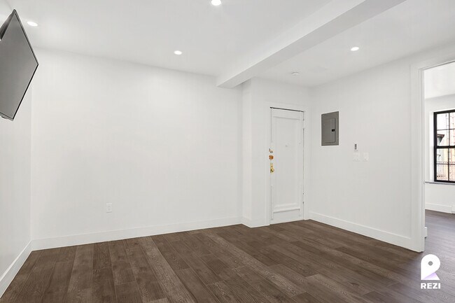 Building Photo - 119-20 Union Tpke