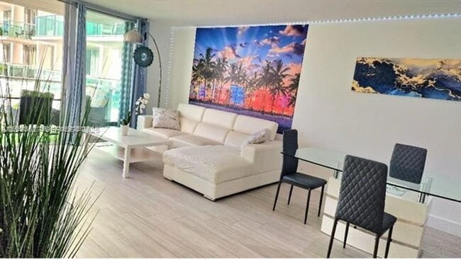 Photo - 1000 West Ave Apartment