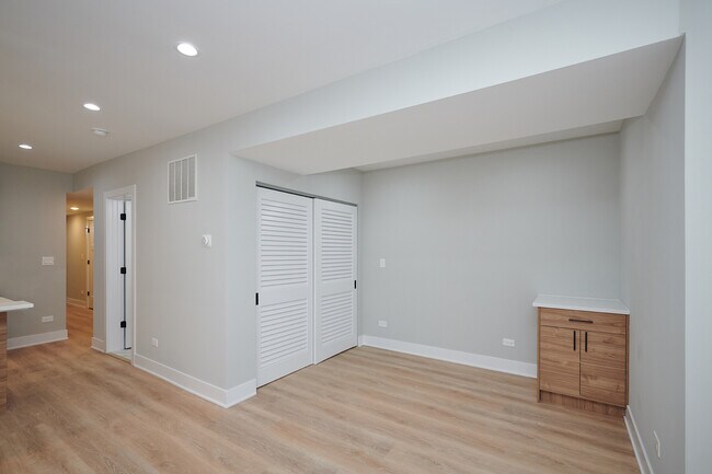 Building Photo - 3039 W 19th St