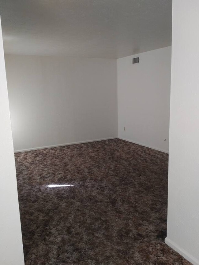 Building Photo - 1503 E Beverly Dr