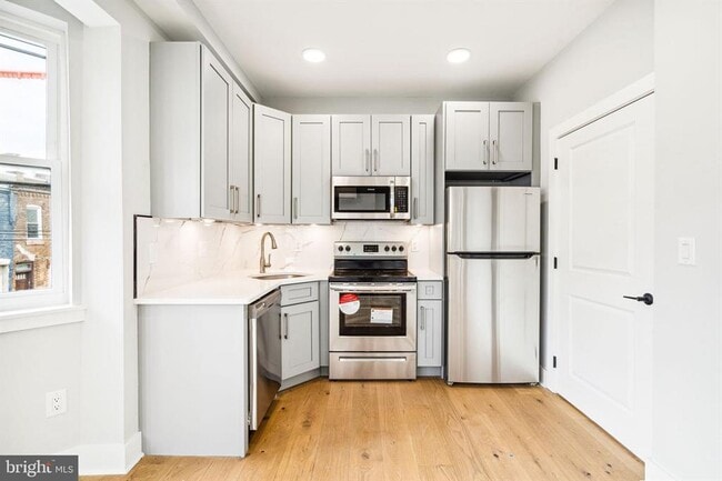 Kitchen - 2356 Gerritt St Apartments