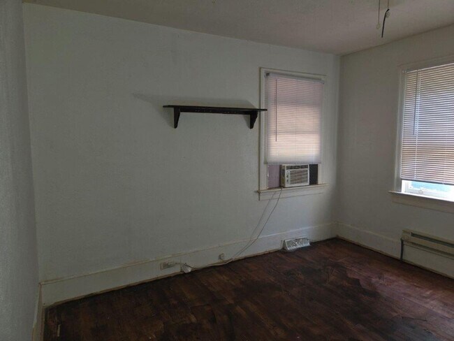 Foto del edificio - 1003 E Walnut St