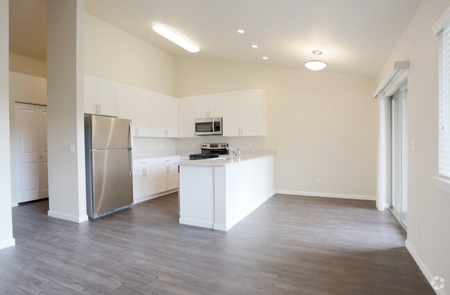 Kitchen/Dinning - Arcadia Crossing