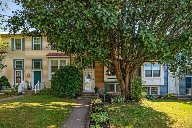 Foto del edificio - 693 Clearview Ave