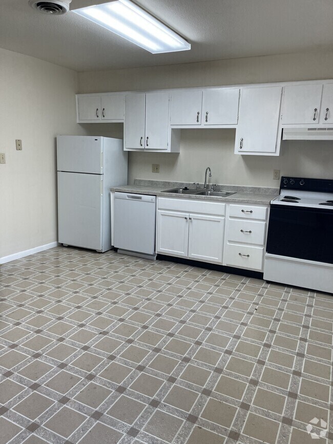 Building Photo - 2611 Quail Dr