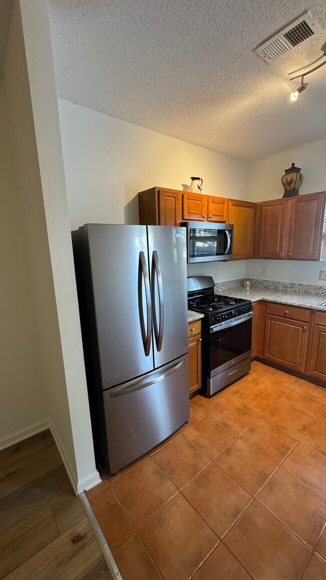 Foto del edificio - 264 Azalea Cir