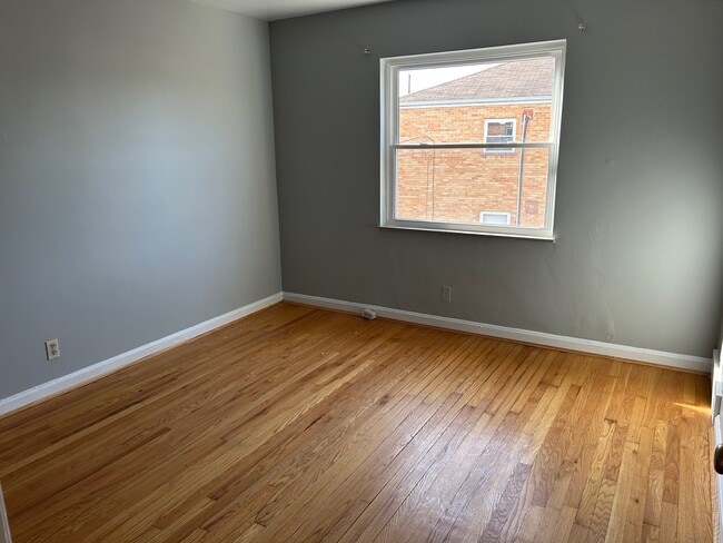 Foto del edificio - 835 S Fort Thomas Ave