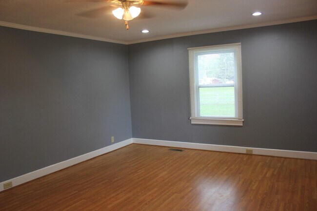 Building Photo - House for Rent in Grottoes