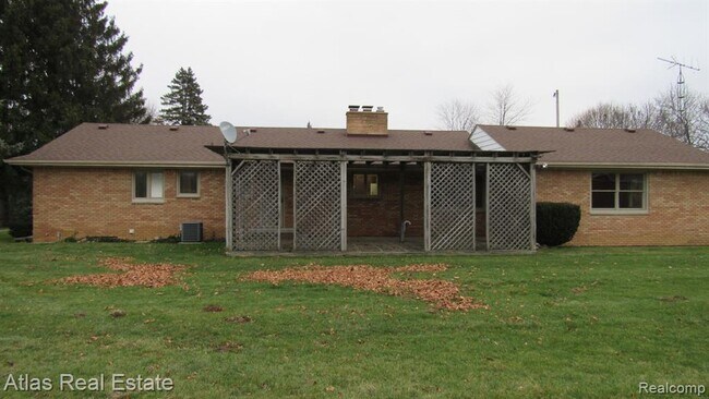 Building Photo - 6438 S State Rd