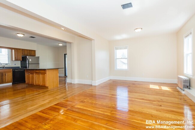 Building Photo - 39 Falkland St
