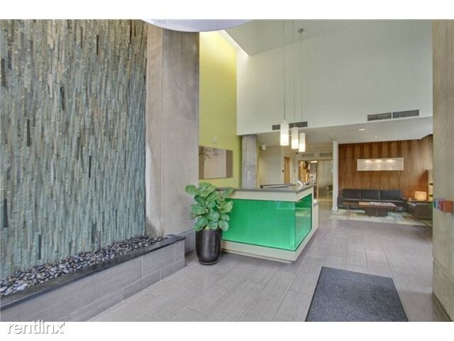 Building Photo - 1 br, 1.5 bath Condo - The Parc